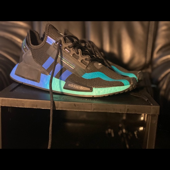 Adidas NMD R1 V2 casual shoes - Picture 2 of 2